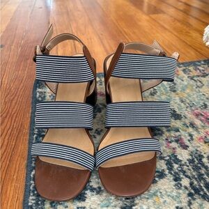 Striped Navy Elastic-Strap Wedge Sandals - Brown